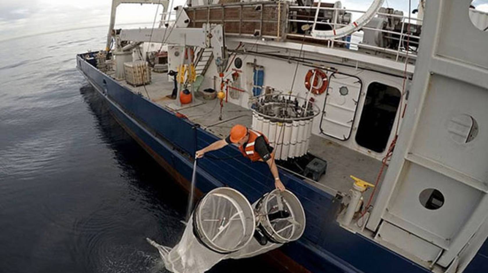 NOAA Fisheries researcher on Scripps boat