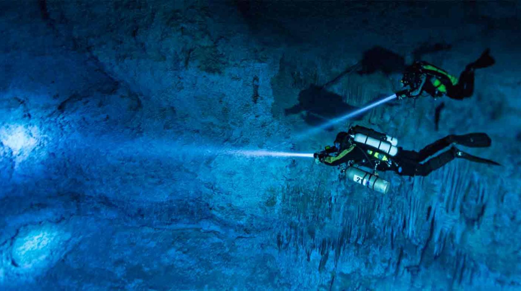 scuba diving cave