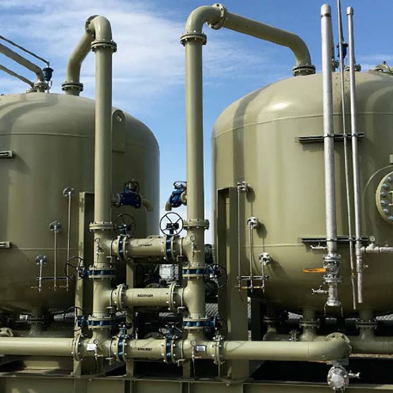 Wellhead treatment plant